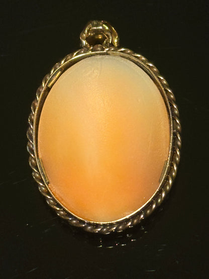 Antik Camé vedhæng i 14K guld. Fra 1920érne.