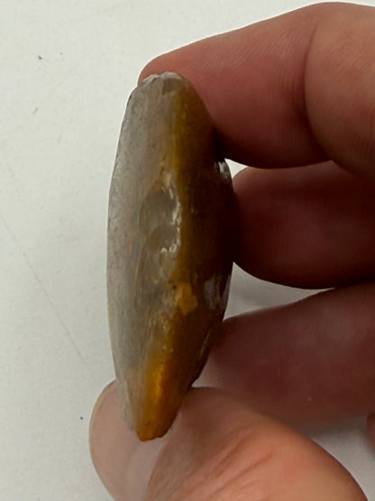 Dansk Stenalder. Lille tyndbladet økse i flint. Dolktid 2400-1800 F.Kr