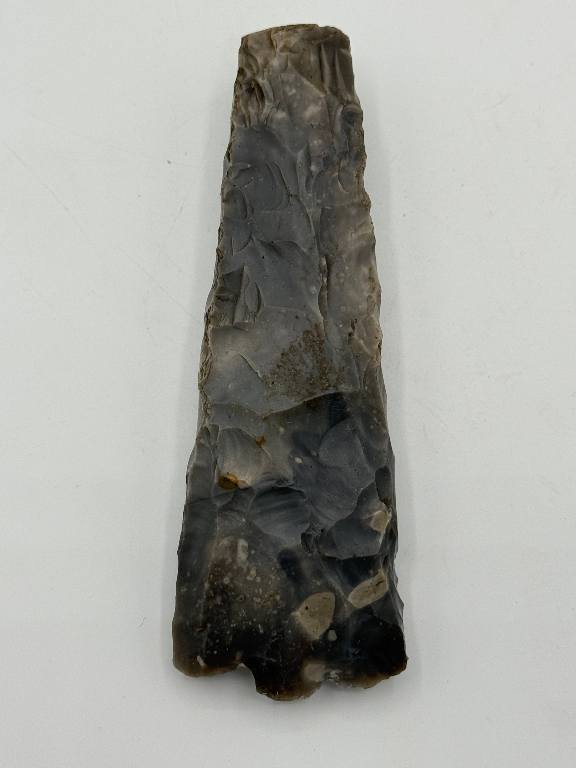 Dansk Stenalder. Tyknakket tyndbladet økse i flint. Dolktid 2400-1800 F.Kr