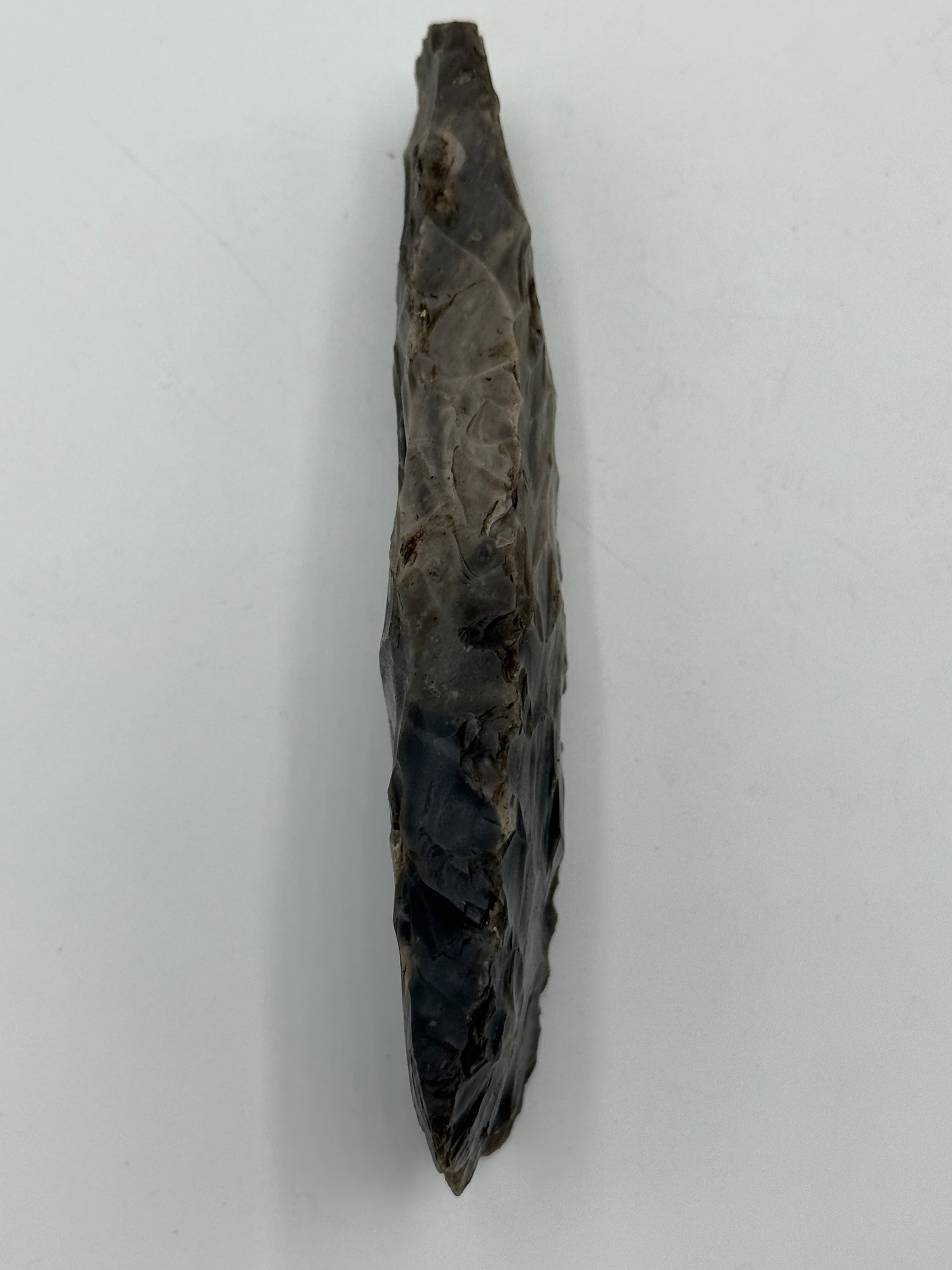 Dansk Stenalder. Tyknakket tyndbladet økse i flint. Dolktid 2400-1800 F.Kr