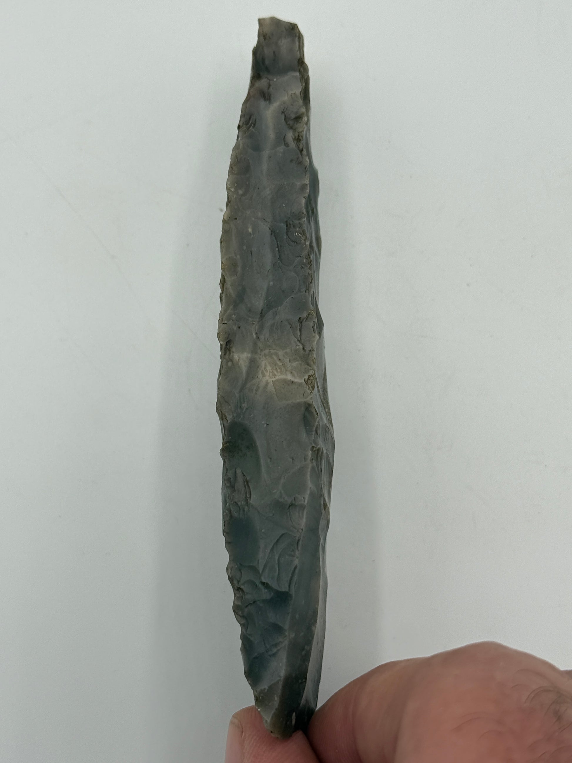 Dansk Stenalder. Tyknakket tyndbladet økse i flint. Dolktid 2400-1800 F.Kr