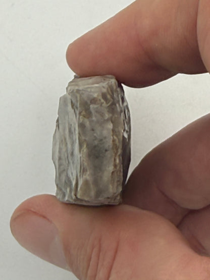 Dansk Stenalder. Tyknakket tyndbladet økse i flint. Dolktid 2400-1800 F.Kr