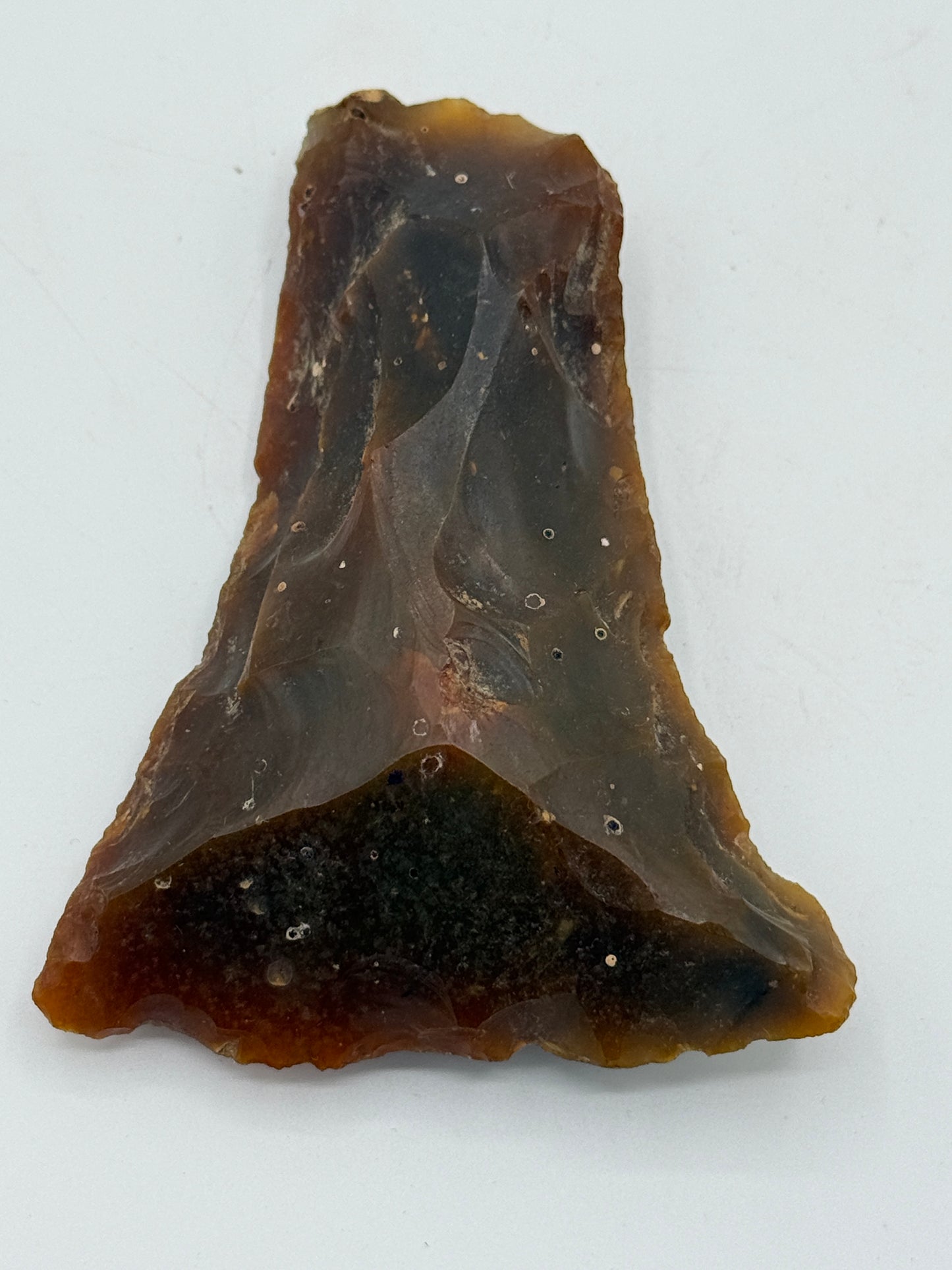 Dansk Stenalder. Asymmetrisk skiveøkse i brun flint. Sen Ertebølletid: 4500-3900 F.Kr