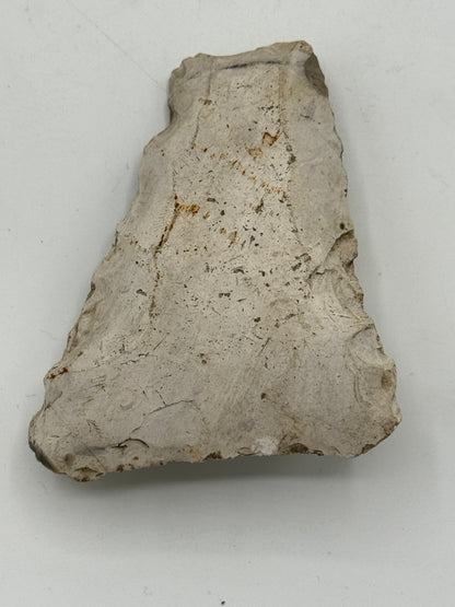 Dansk Stenalder. Asymmetrisk skiveøkse i flint. Sen Ertebølletid: 4500-3900 F.Kr