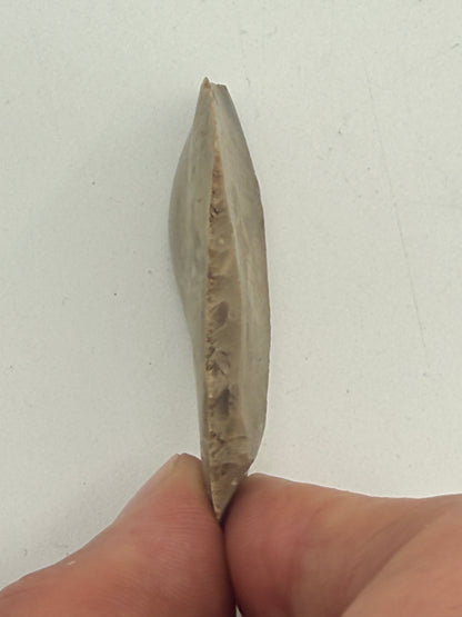 Dansk Stenalder. Symmetrisk skiveøkse i flint. Sen Ertebølletid: 4500-3900 F.Kr