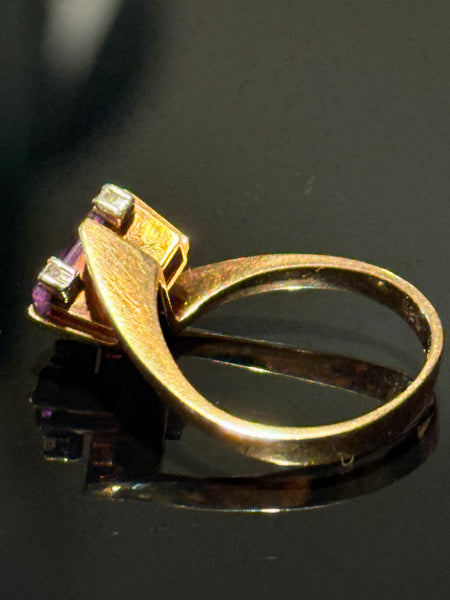 Willy Junget (1954-1973) 14K.Guld ring, med brillianter og Amthyst.