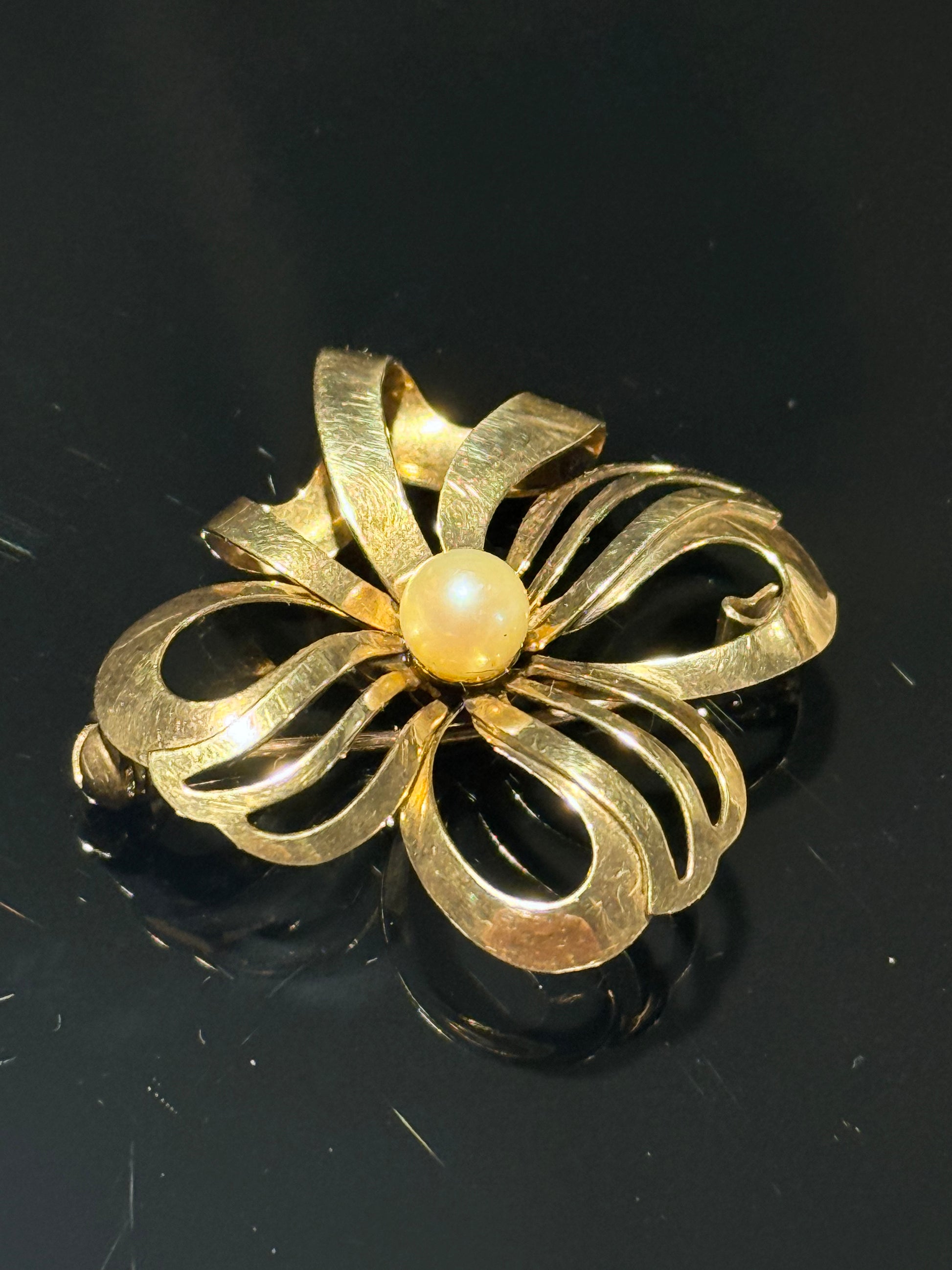 Vintage 8K guld broche med perle