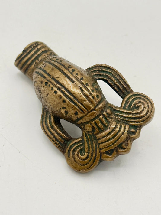 Kalevara Koru, Jernalder krabbe-spænde i bronze. Finland. Museumskopi