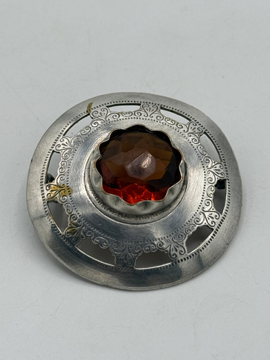 Antik broche med sten. Fra det 19. Årh