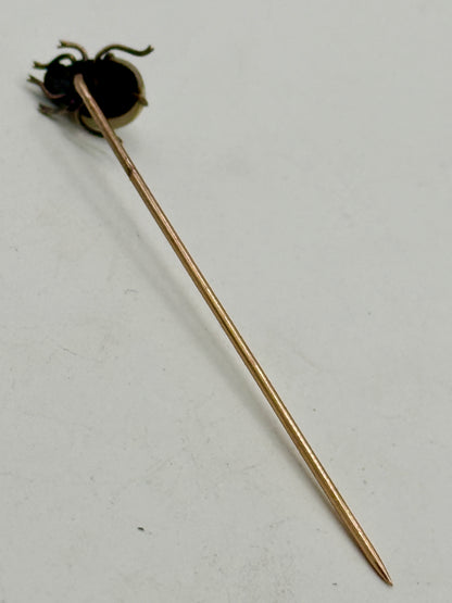 Antik viktoriansk beetle slipsenål i 18K. Guld, perle & amethyst. Slut 19. Årh