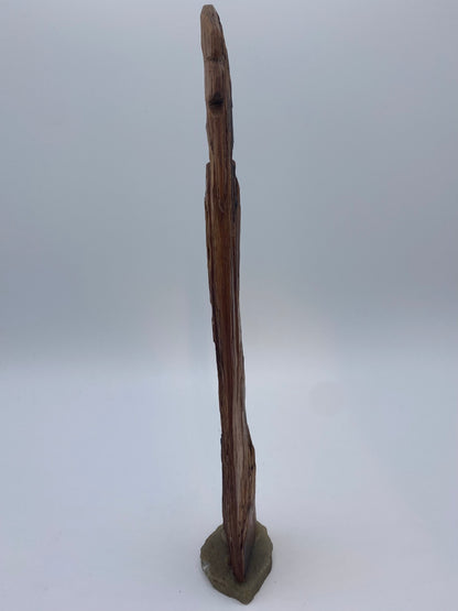 Håndskåren skandinavisk Loke pinde-figur. Slut 20. Århundrede