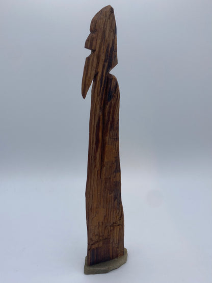 Håndskåren skandinavisk Loke pinde-figur. Slut 20. Århundrede