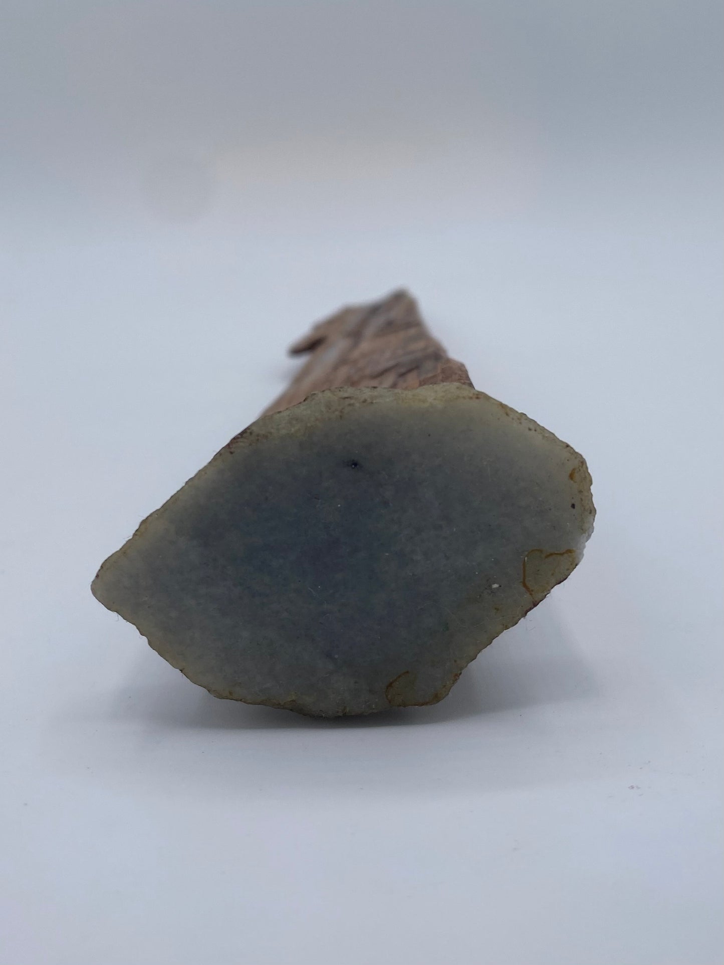 Håndskåren skandinavisk pinde-figur. Slut 20. Århundrede