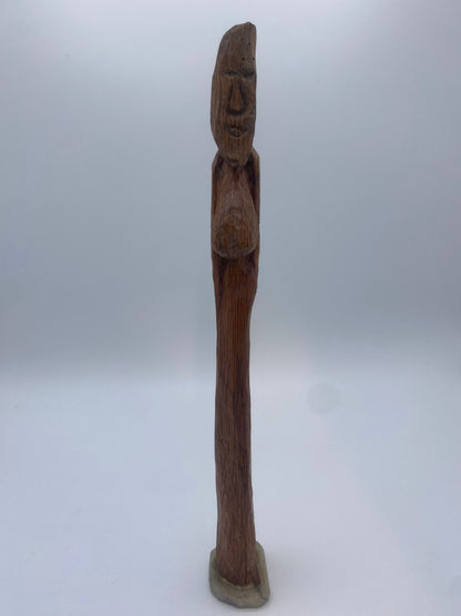 Håndskåren skandinavisk pinde-figur. Slut 20. Århundrede