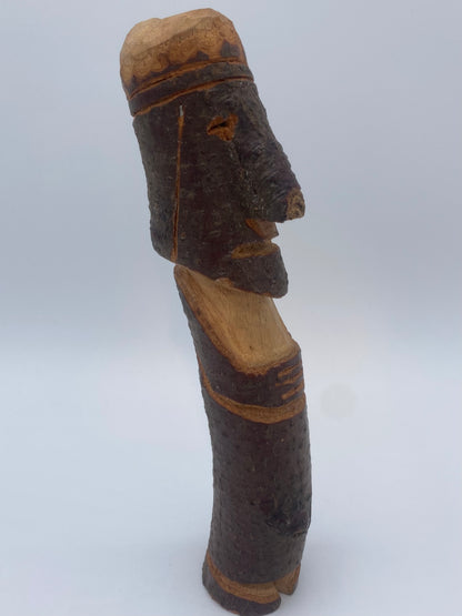 Håndskåren skandinavisk Jætte pinde-figur. Slut 20. Århundrede