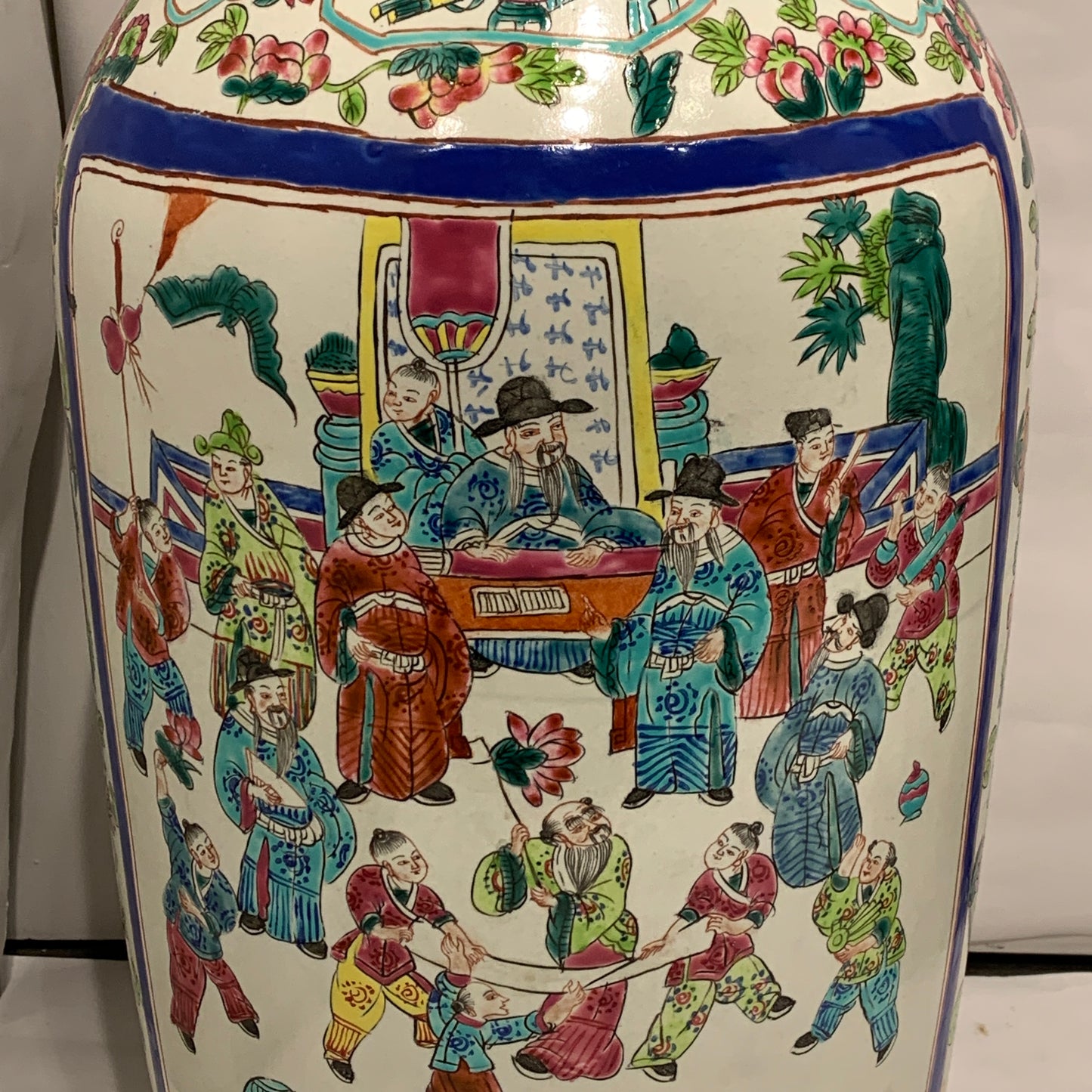 Ældre store kinesiske Guangzhou porcelæns gulvlamper, stemplet.