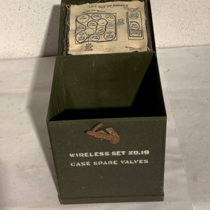 Original engelsk WW2 reserve radiorørs sæt No.19, fra 1939-1945.