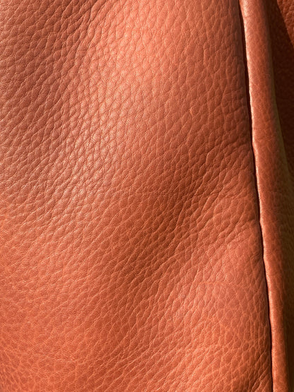 Håndsyet bøffel læder skuldertaske, Kim Zoll Designs.