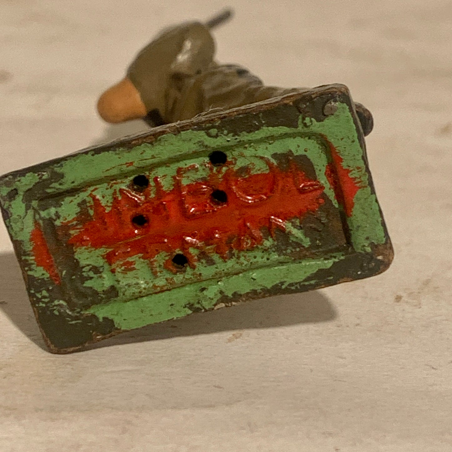 Lineol Dansk soldat, marcherende, fra 1930érne.