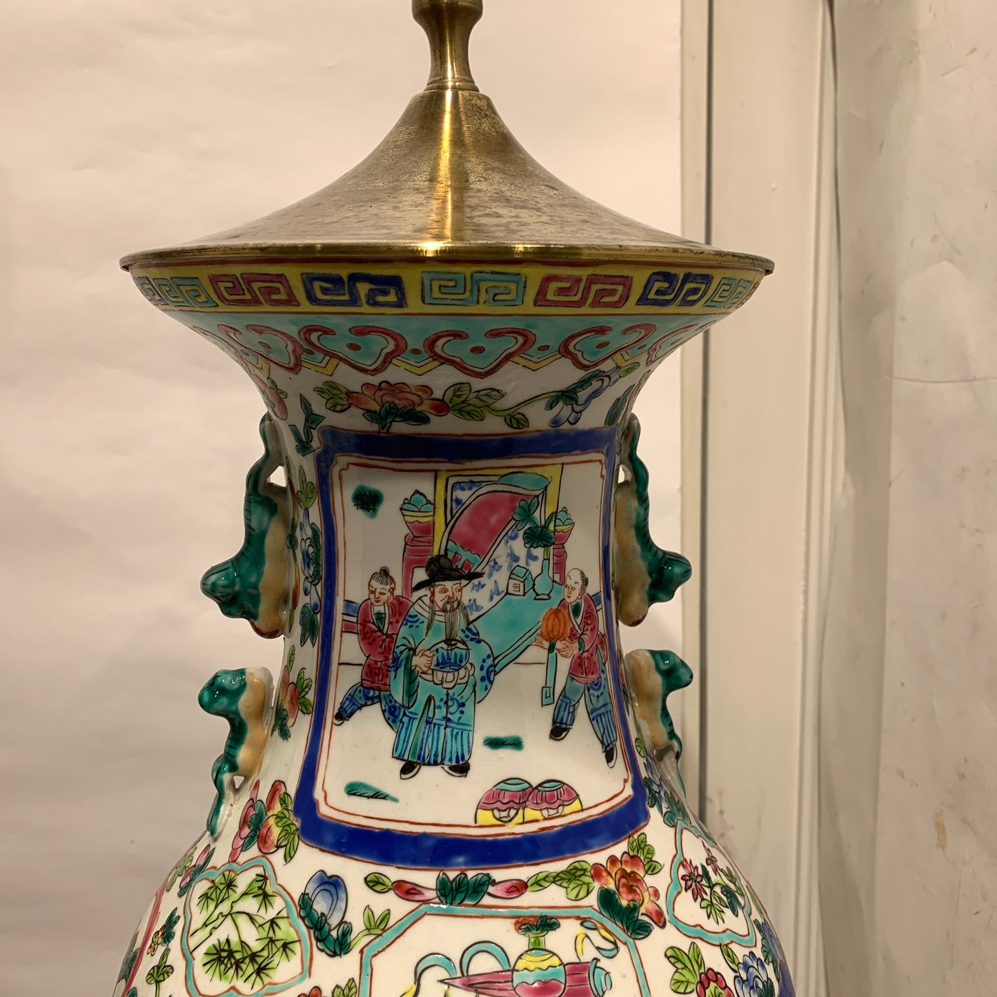 Ældre store kinesiske Guangzhou porcelæns gulvlamper, stemplet.