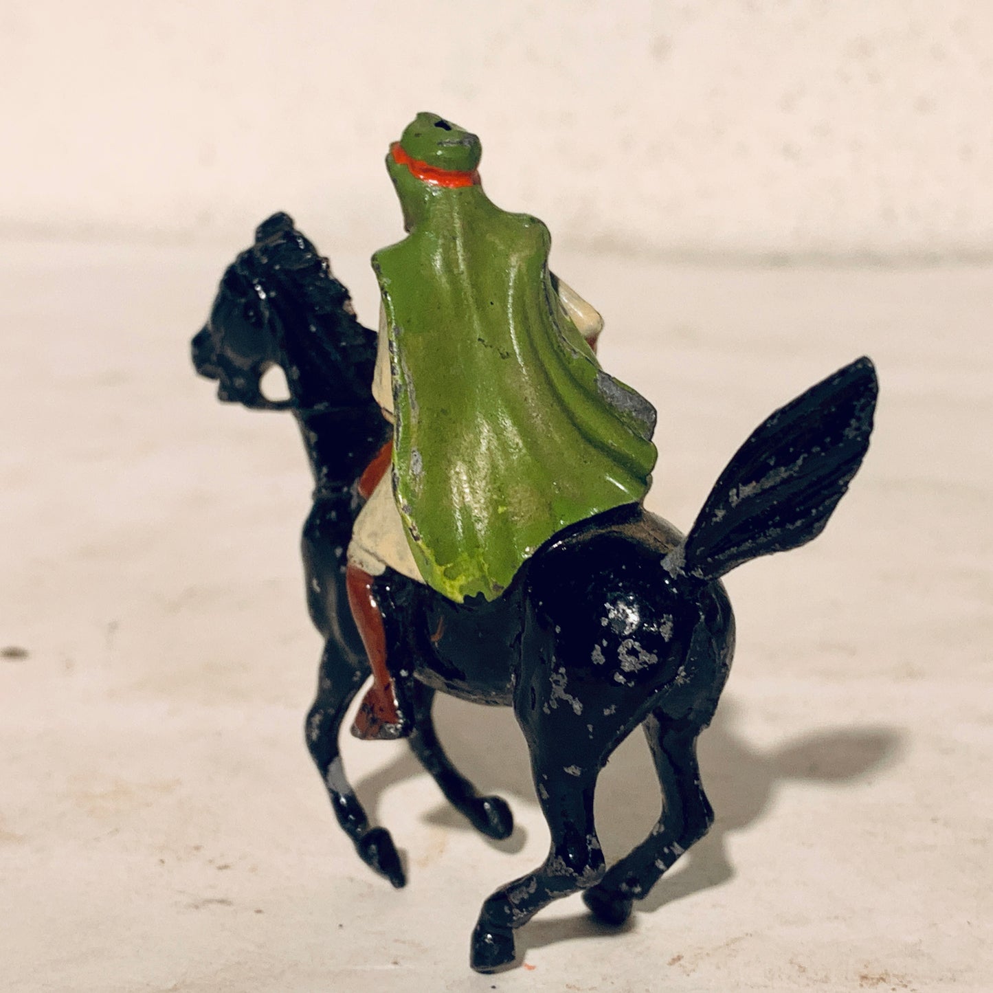 Antique Britains Deetail tin soldier, Arab on horseback, from the early 1900s.