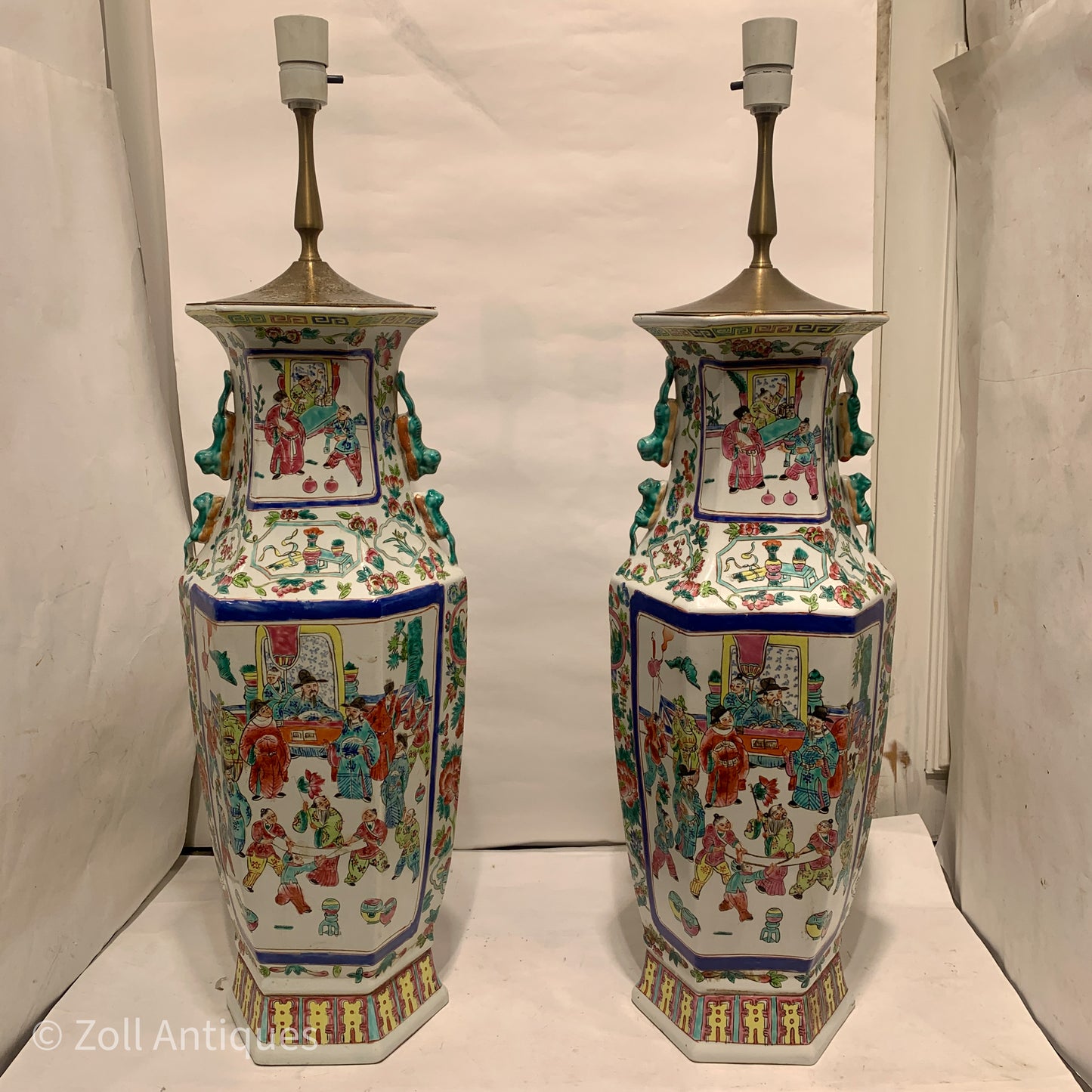 Ældre store kinesiske Guangzhou porcelæns gulvlamper