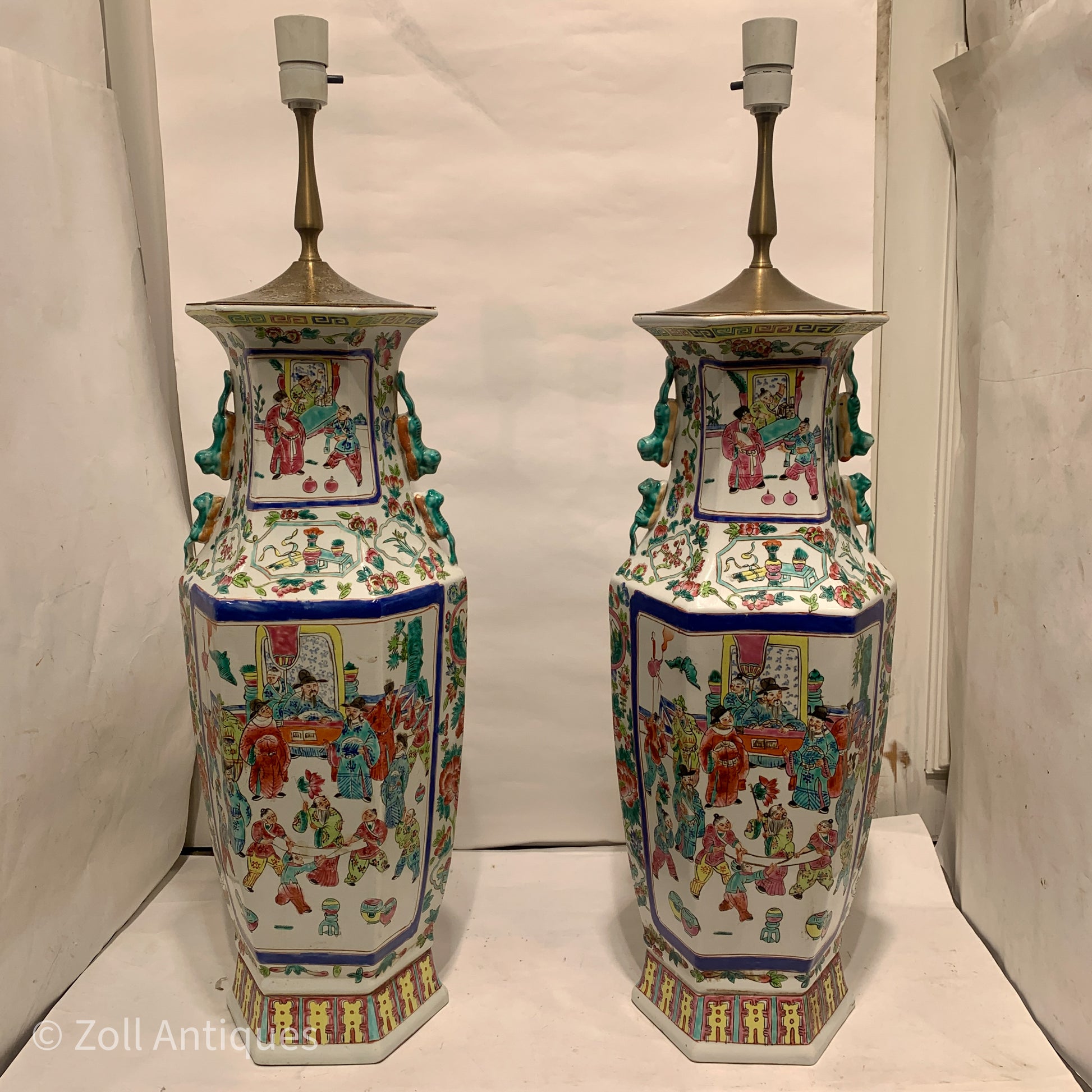 Ældre store kinesiske Guangzhou porcelæns gulvlamper