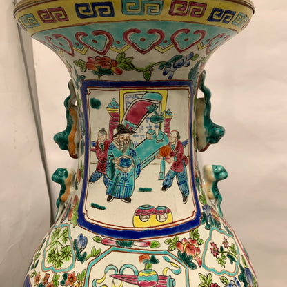Ældre store kinesiske Guangzhou porcelæns gulvlamper, stemplet.
