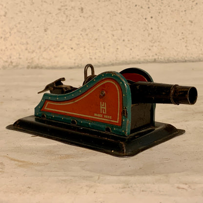 German MARKE HESS WW1 tin toy cannon, from the 1920s/30s.