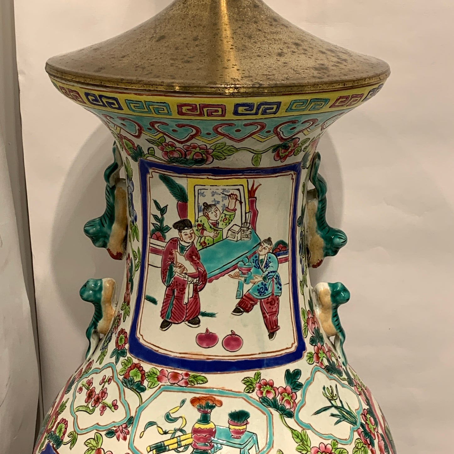 Ældre store kinesiske Guangzhou porcelæns gulvlamper, stemplet.
