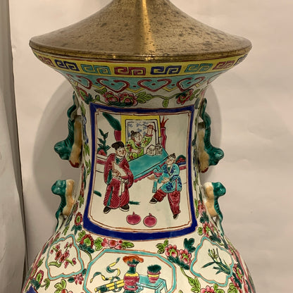 Ældre store kinesiske Guangzhou porcelæns gulvlamper, stemplet.