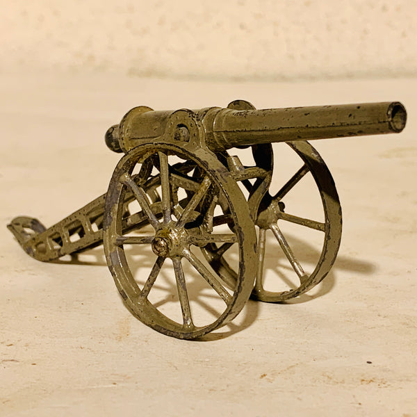 Antik metal legetøjs kanon, fra start 1900 tallet.