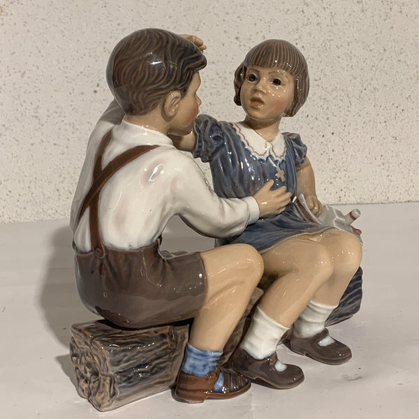 Dahl Jensen porcelæns figur, dreng og pige med skib.