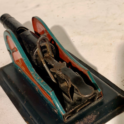German MARKE HESS WW1 tin toy cannon, from the 1920s/30s.