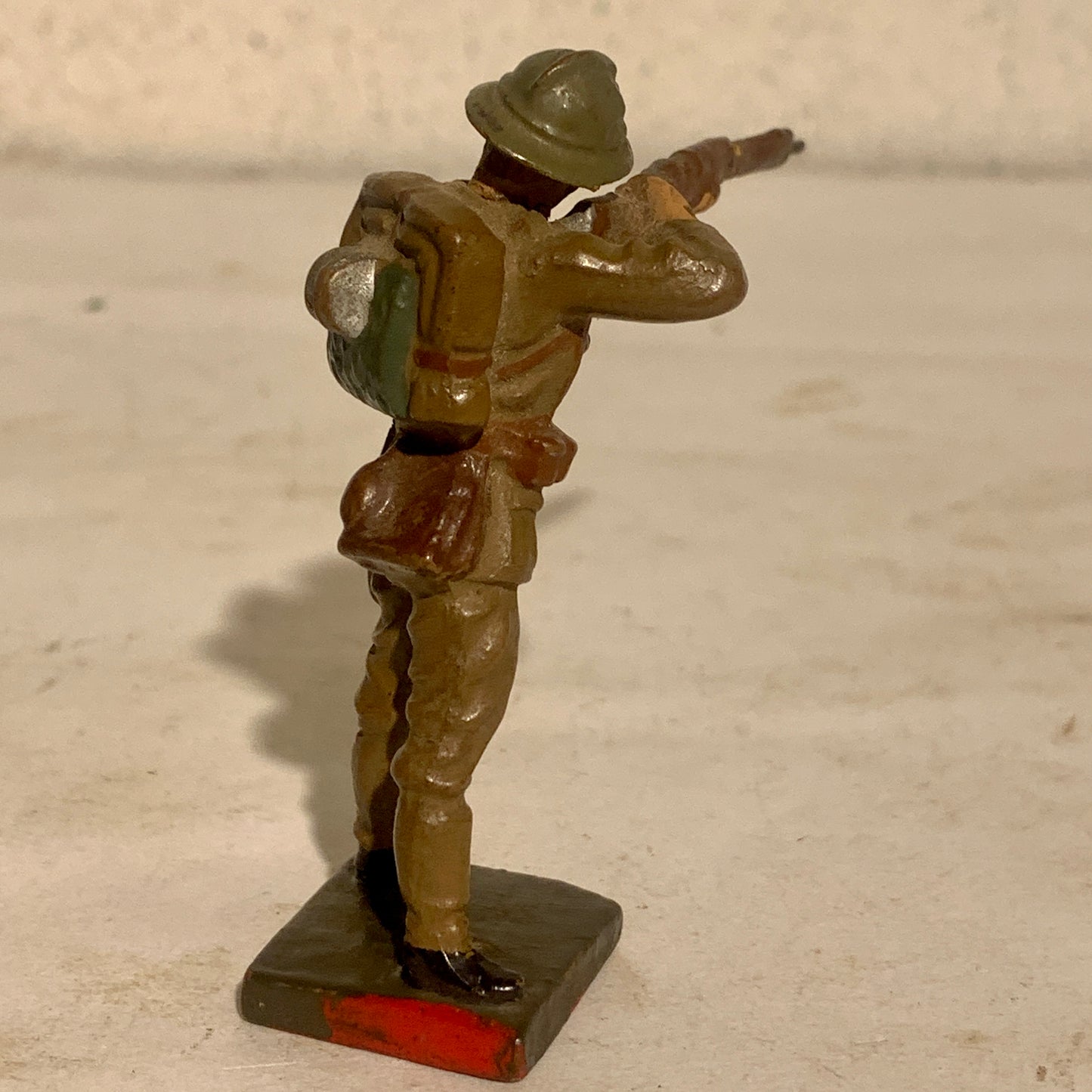 Lineol fransk soldat, med gevær, fra 1930érne.