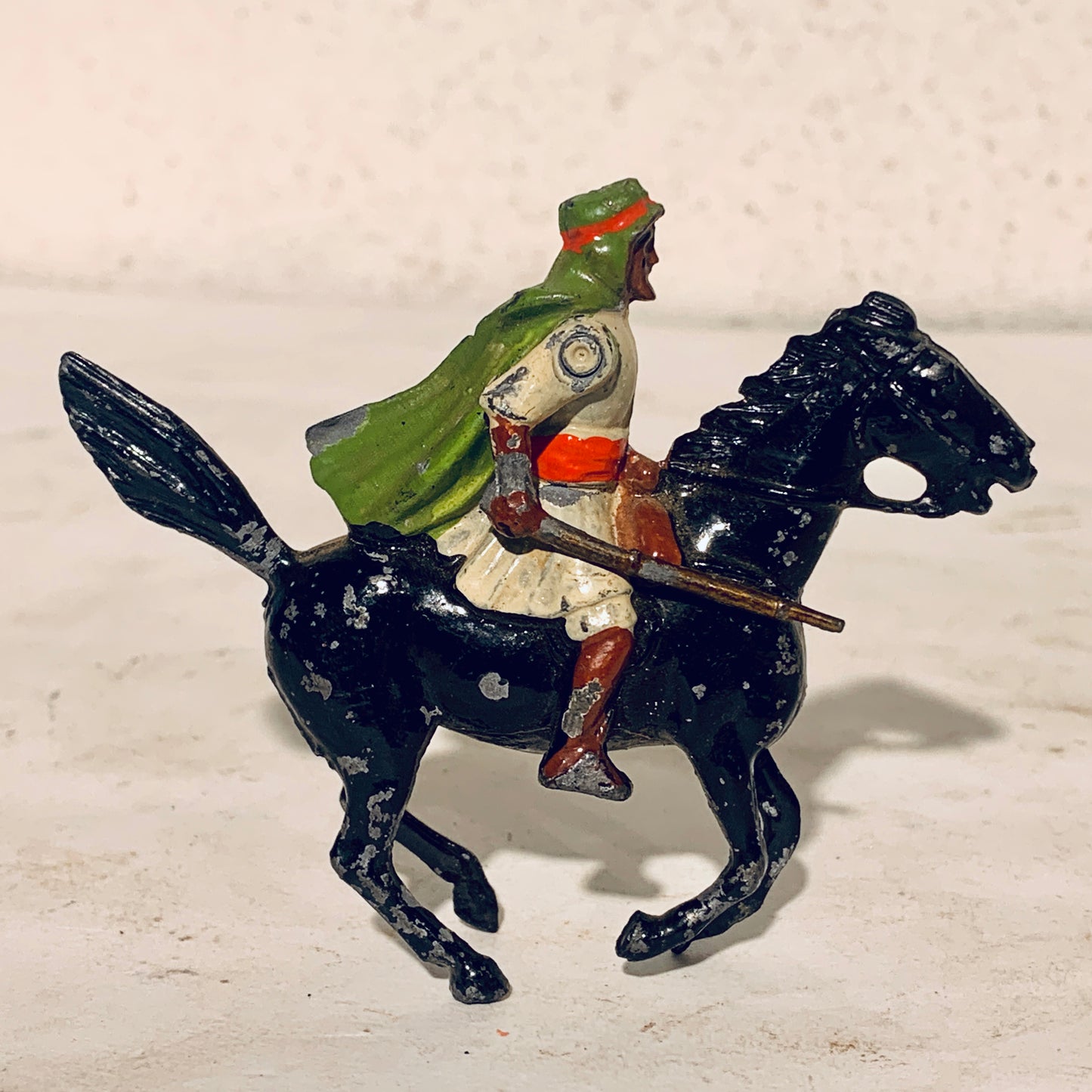 Antique Britains Deetail tin soldier, Arab on horseback, from the early 1900s.