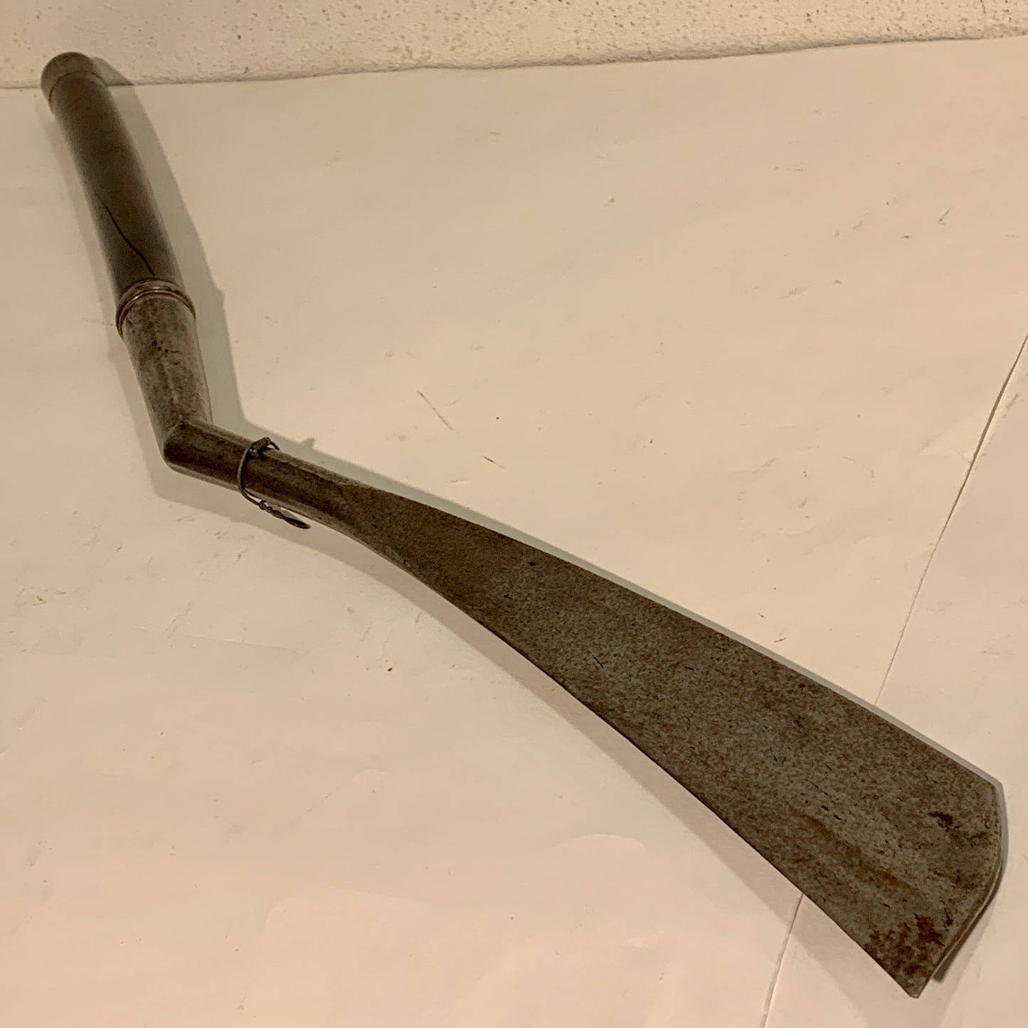 Antik Kalimantansk parang laktok sværd, Indonesien. Fra 1800 tallet