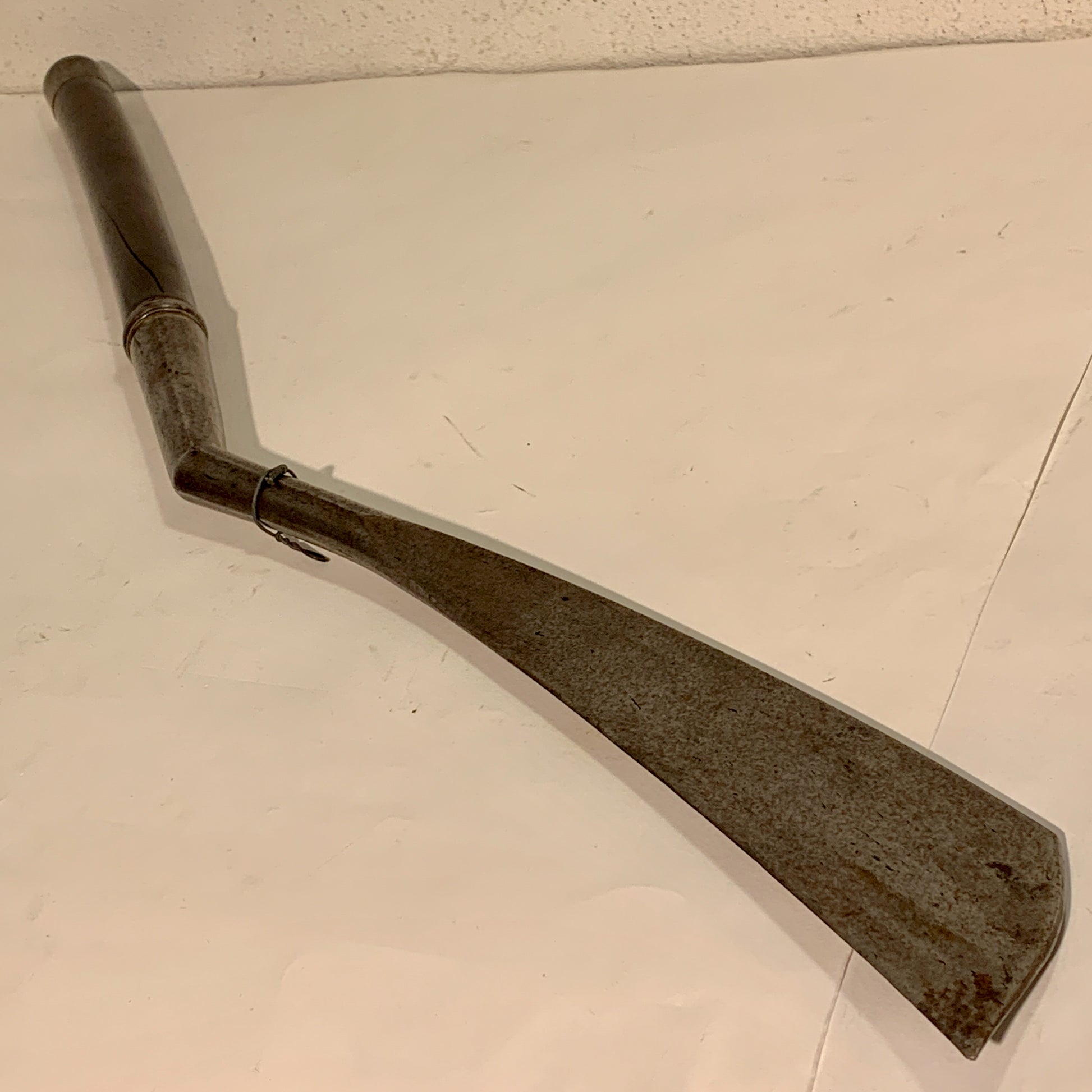 Antik Kalimantansk parang laktok sværd, Indonesien. Fra 1800 tallet