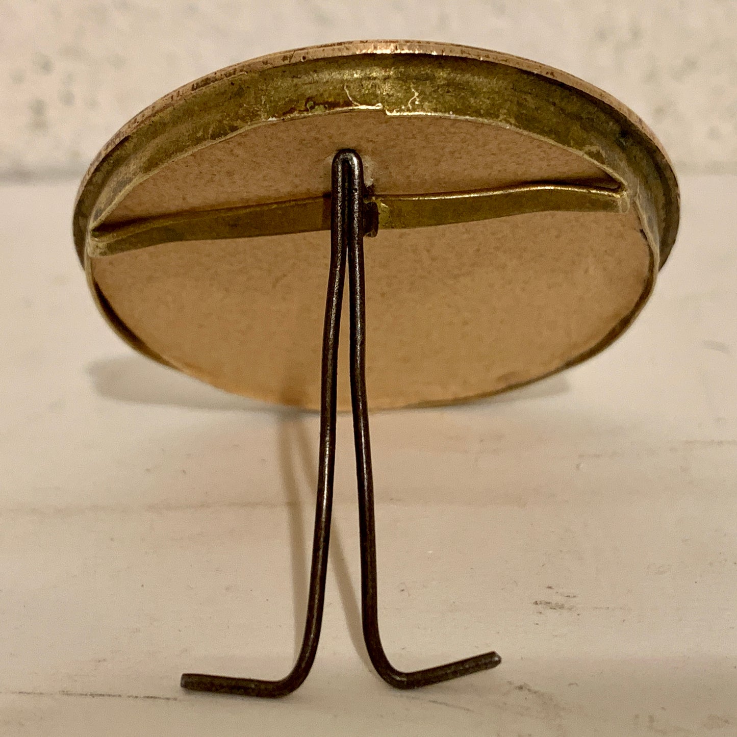 Antique oval enamel frame, from the 19th century.