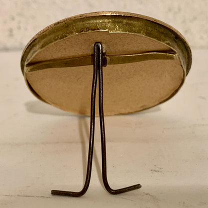 Antique oval enamel frame, from the 19th century.