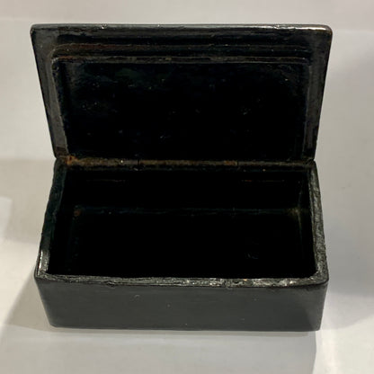 Viktoriansk sortlakeret pille æske, fra 1800 tallet