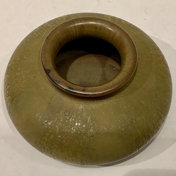Stentøjs vase med tyk grøn glasur, signeret.