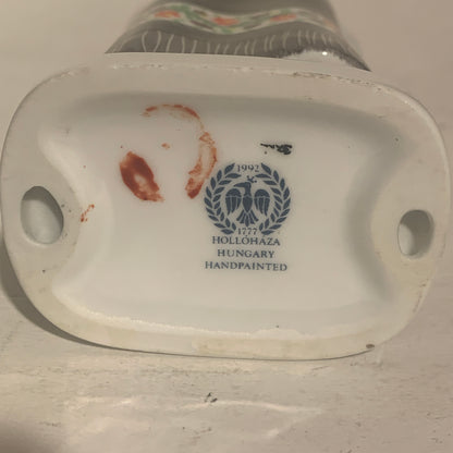 Hollohaza porcelæns figur, dreng med høj hat nr. 4834