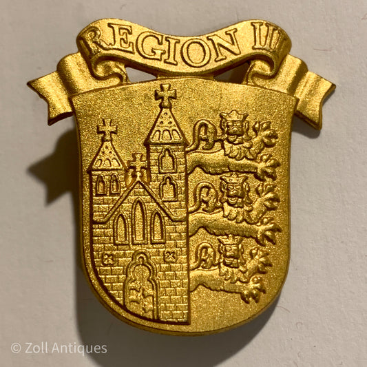 Hjemmeværnet region 3 bataljons mærke er et guld-emaljeret mærke, der viser en bygning og en løve. Mærket er fra den danske hær og