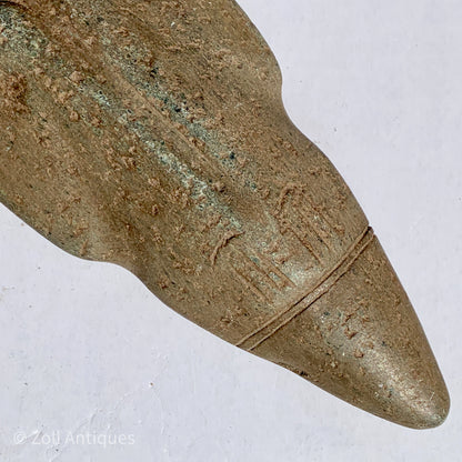 Præcolumbiansk oldsag. Ceremoniel økse i sten. Taino stammen. År 450-1100