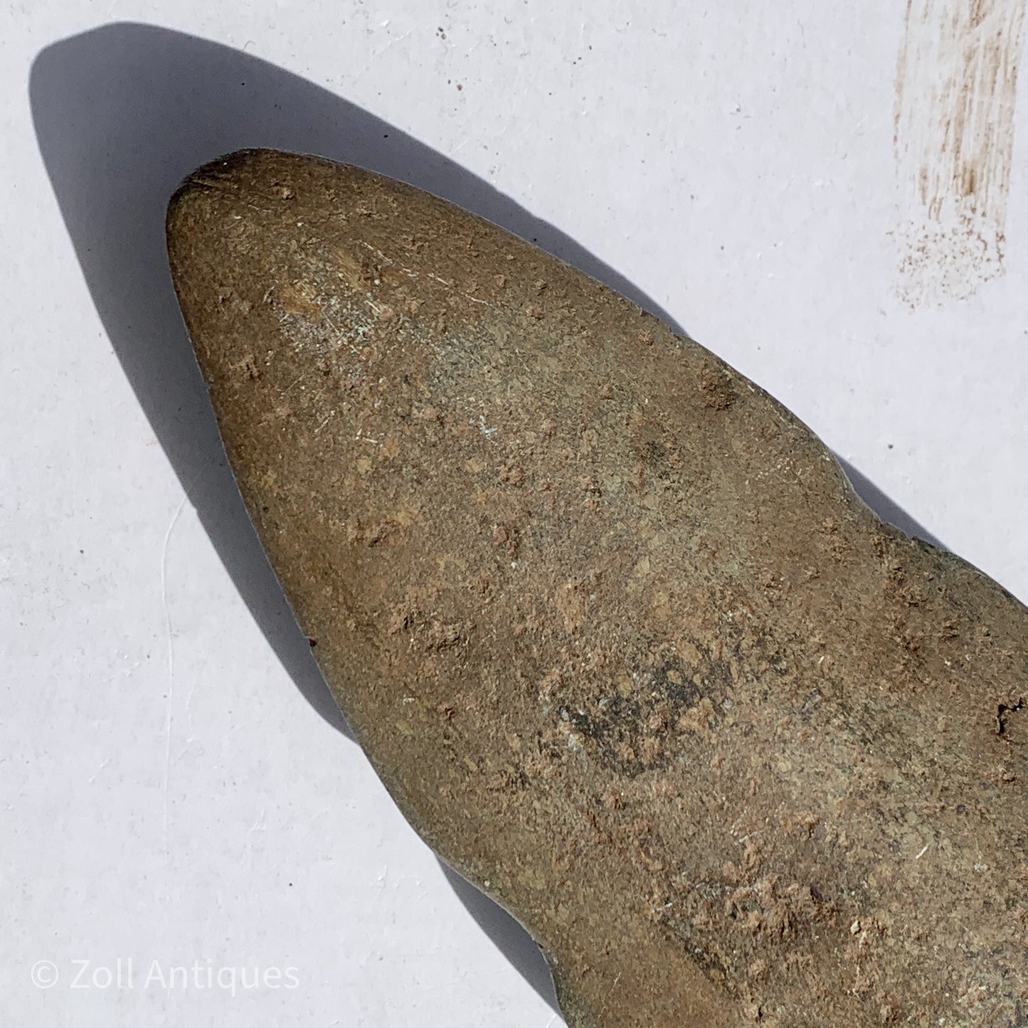 Præcolumbiansk oldsag. Ceremoniel økse i sten. Taino stammen. År 450-1100