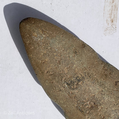 Præcolumbiansk oldsag. Ceremoniel økse i sten. Taino stammen. År 450-1100