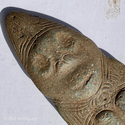 Præcolumbiansk oldsag. Ceremoniel økse i sten. Taino stammen. År 450-1100
