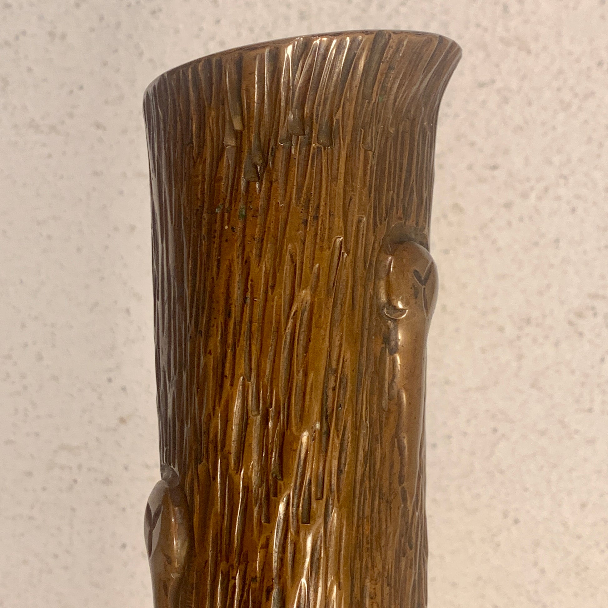 Antik bronze blomstervase, iform af træstamme, fra start 1900 tallet