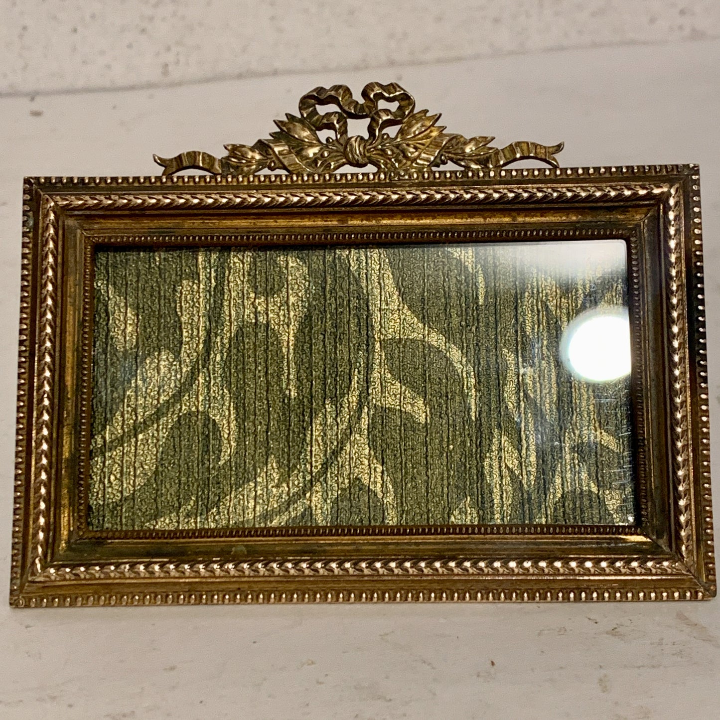 Antique French bronze frame, from the 19th century.